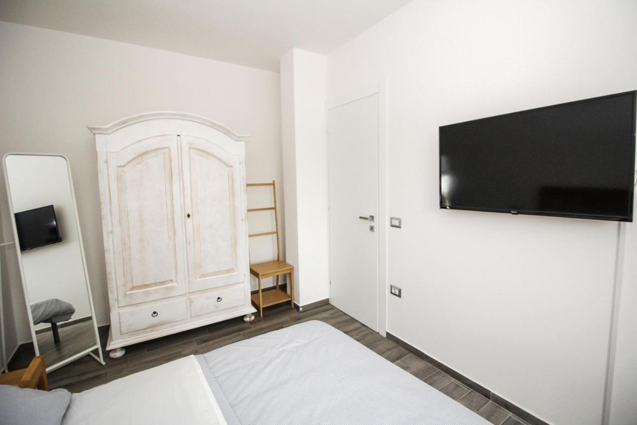 Casa Kant SantʼAntìoco Екстериор снимка